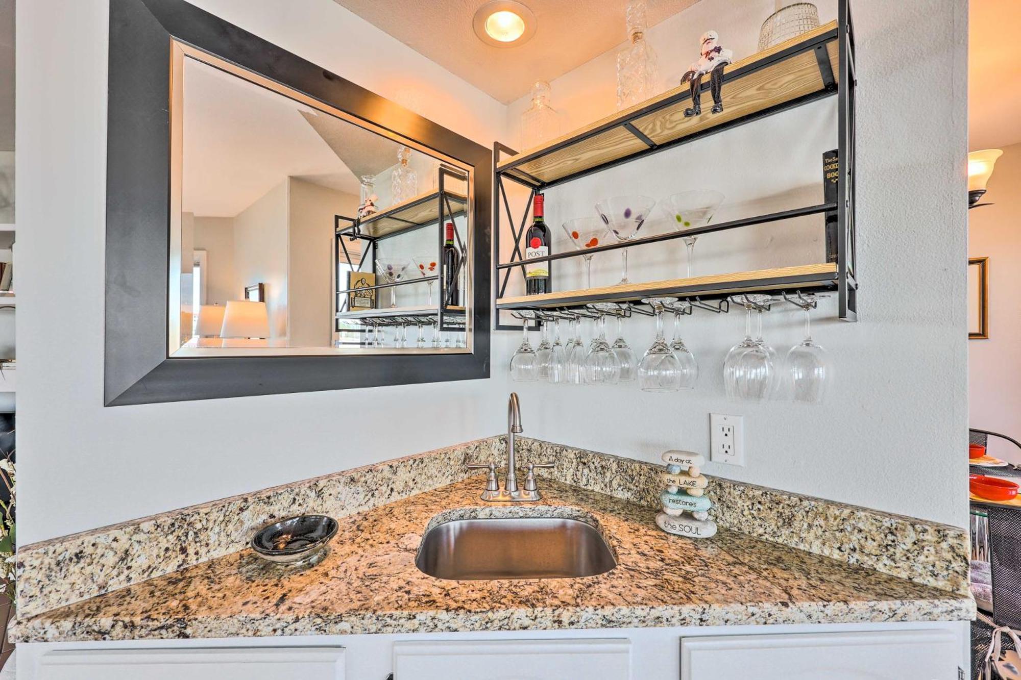 Waterfront Hot Springs Condo With Pool Access! Bagian luar foto
